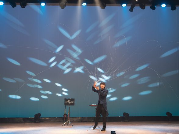 ステージマジックの様子（照明演出）